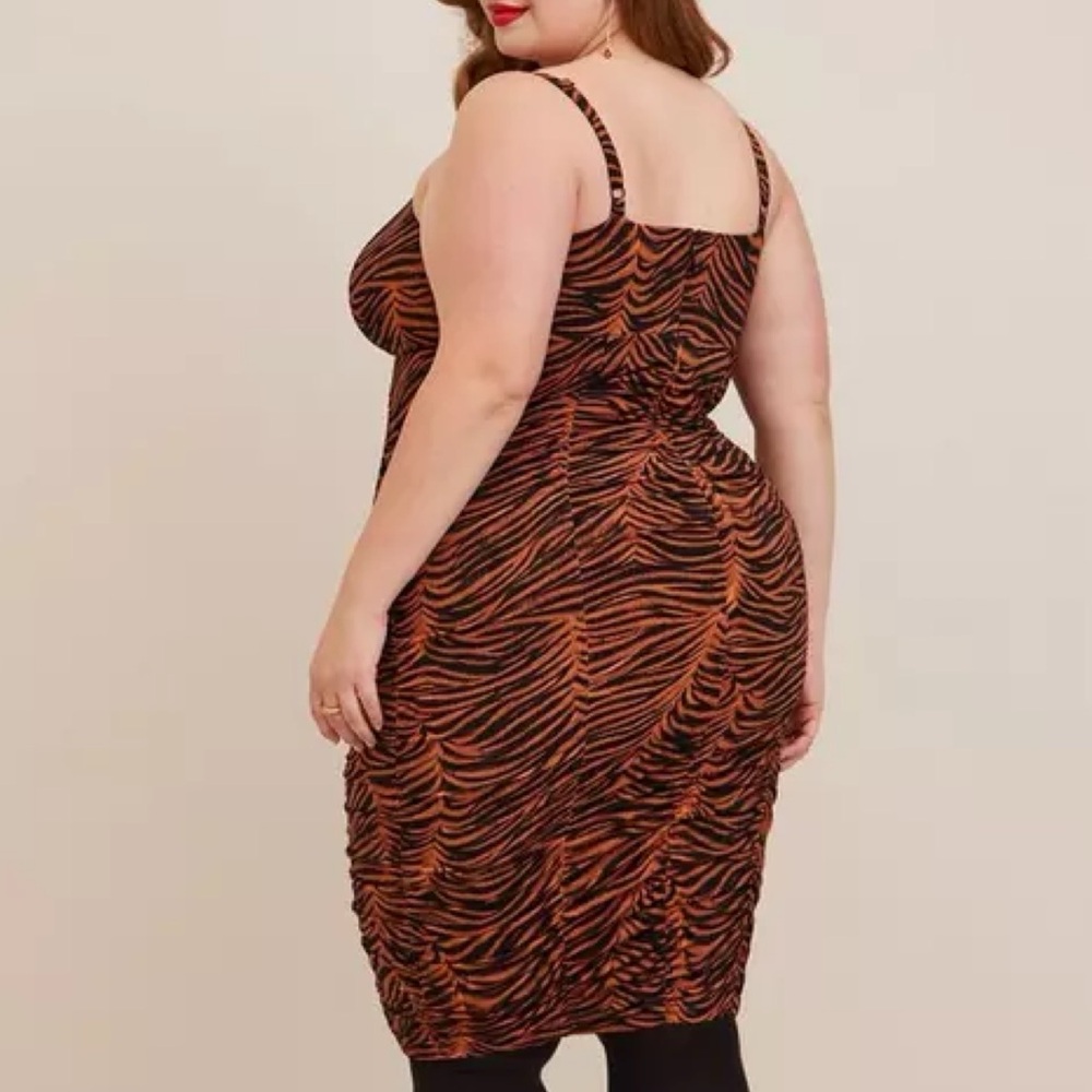 Torrid Tiger Animal Print Studio Knit Shirred Bodycon Dress 2X 18 20 - Picture 9 of 16